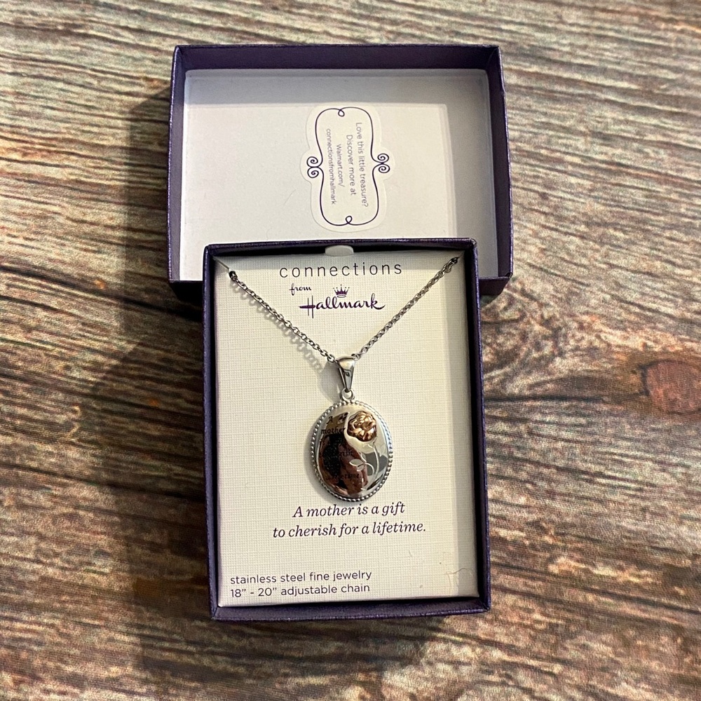 Hallmark Mother necklace in gift box